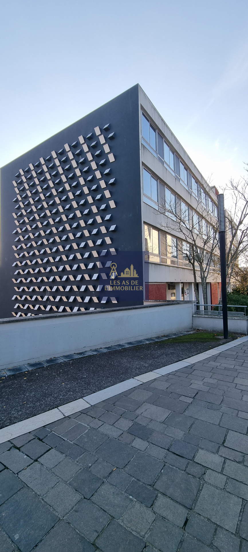 Bureau à vendre à Val de reuil, 1 344 m² – photo 2 sur 5